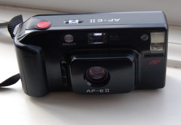 Minolta AF-EII 35mm AF fixed focal length camera