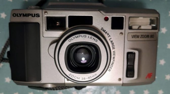 The Flaming CrossHair of Low EV – Olympus View Zoom 80 Review