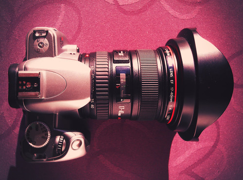Canon Eos 300V + Canon 17-40 F4L. Image by Random__Alex
