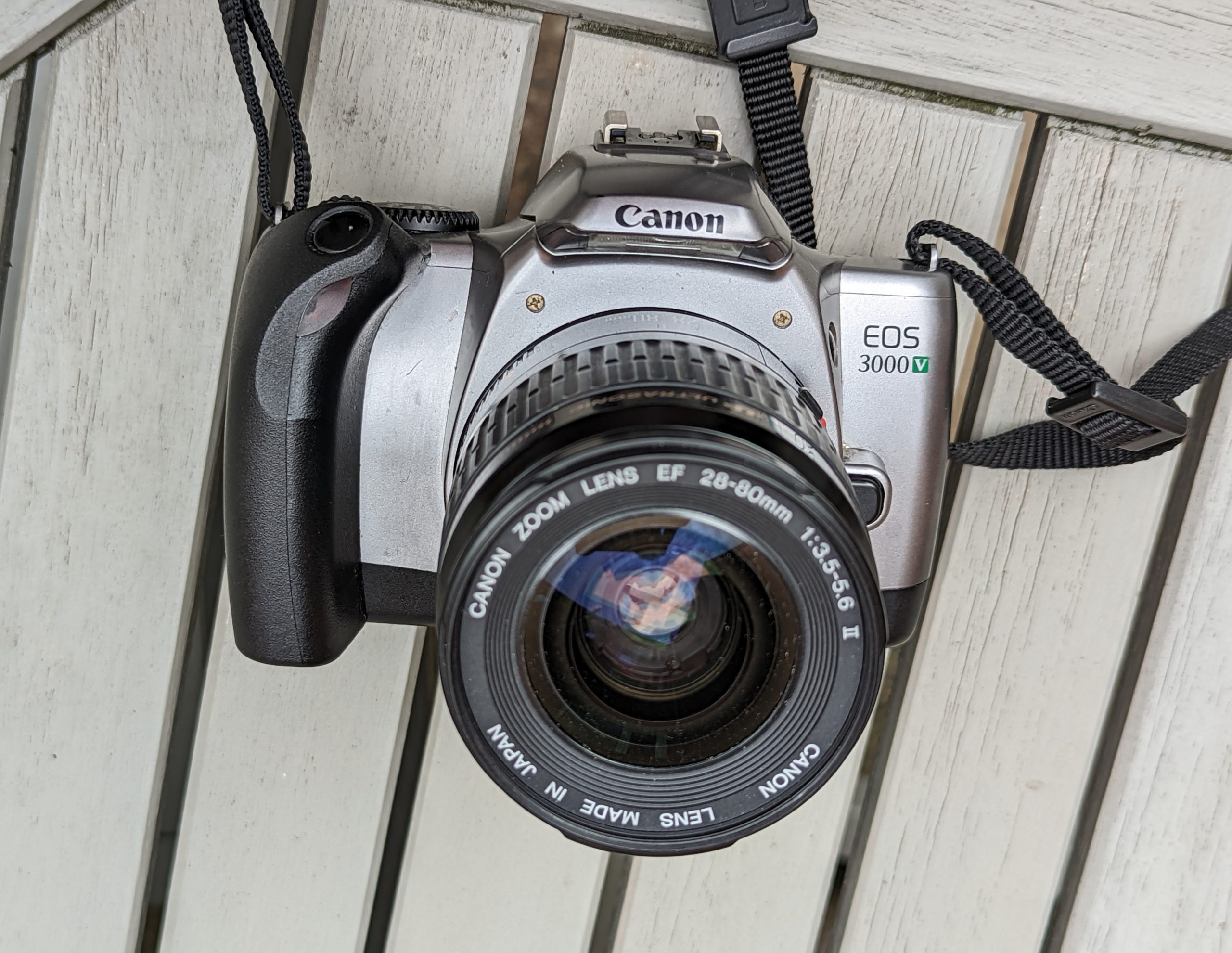 Canon EOS 3000V with Canon EF 28-80 1:3.5-5.6 II USM lens