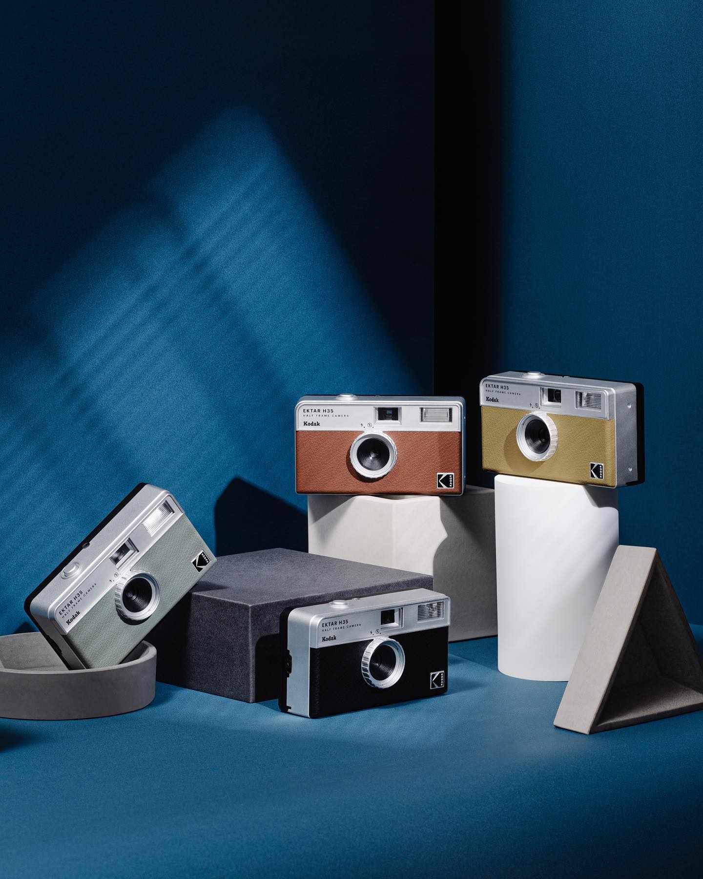 Film Friday: Reto announces $50 Kodak-branded Ektar H35 half-frame film  camera: Digital Photography Review