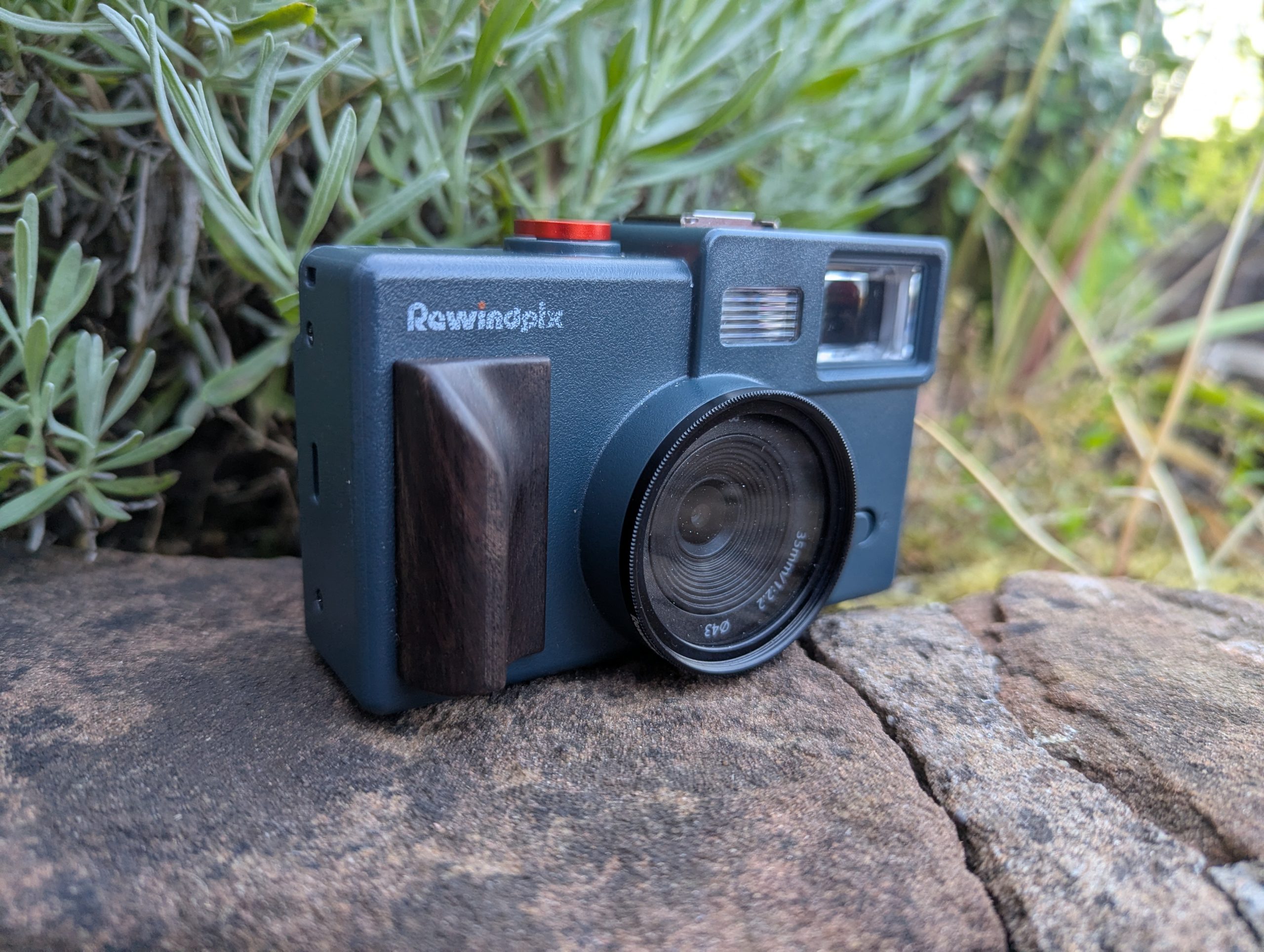Hitting the bar - Rewindpix PS135 Review - Canny Cameras